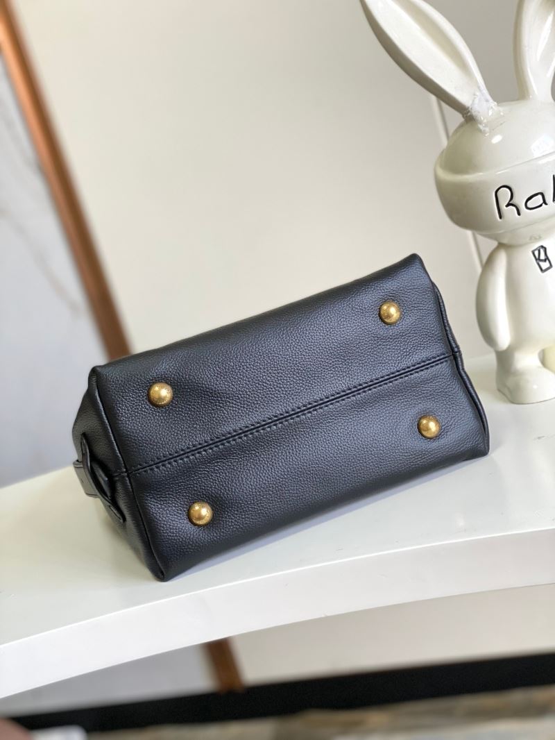 Louis Vuitton Hobo Bags